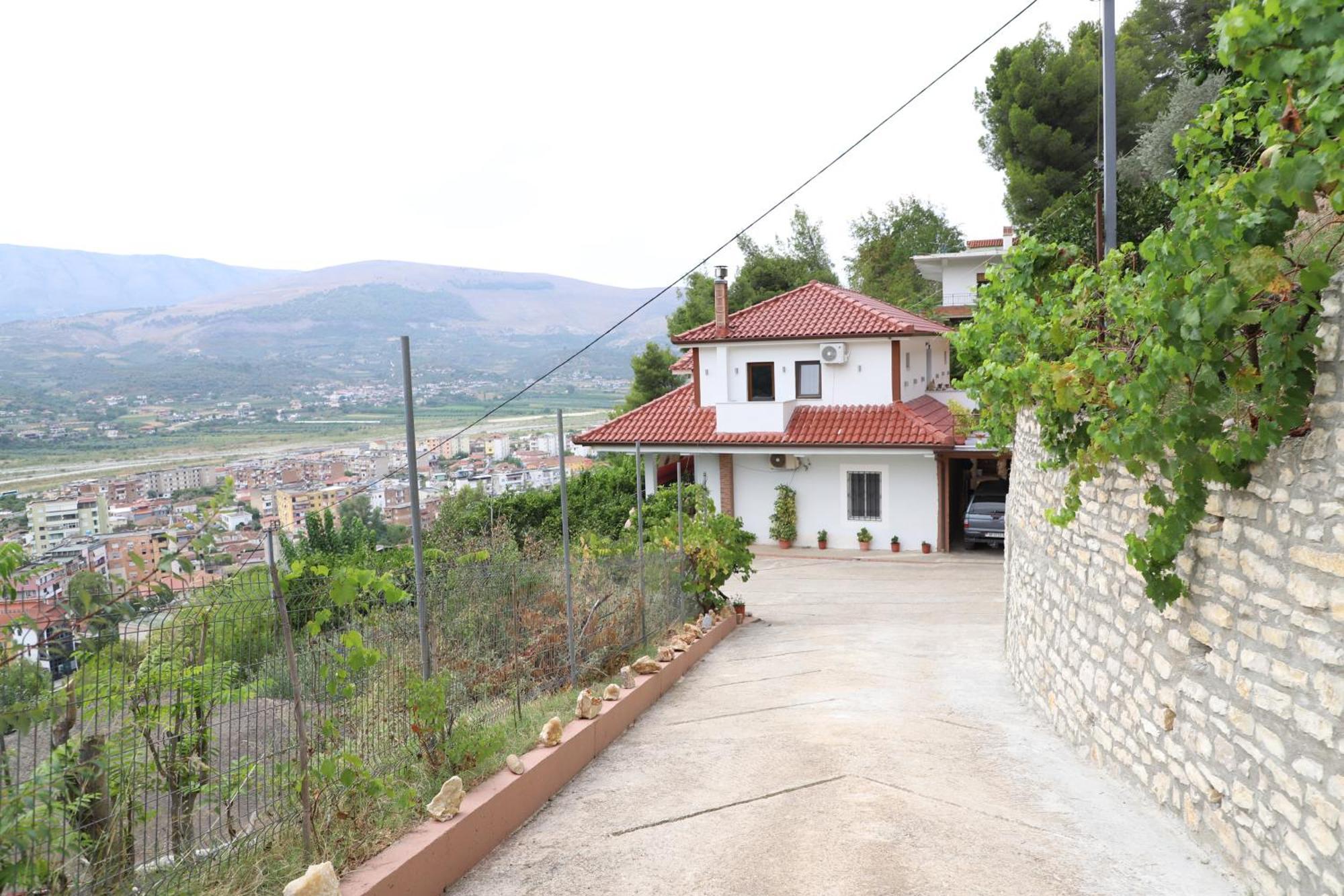 Vila Toska Berat Exteriör bild