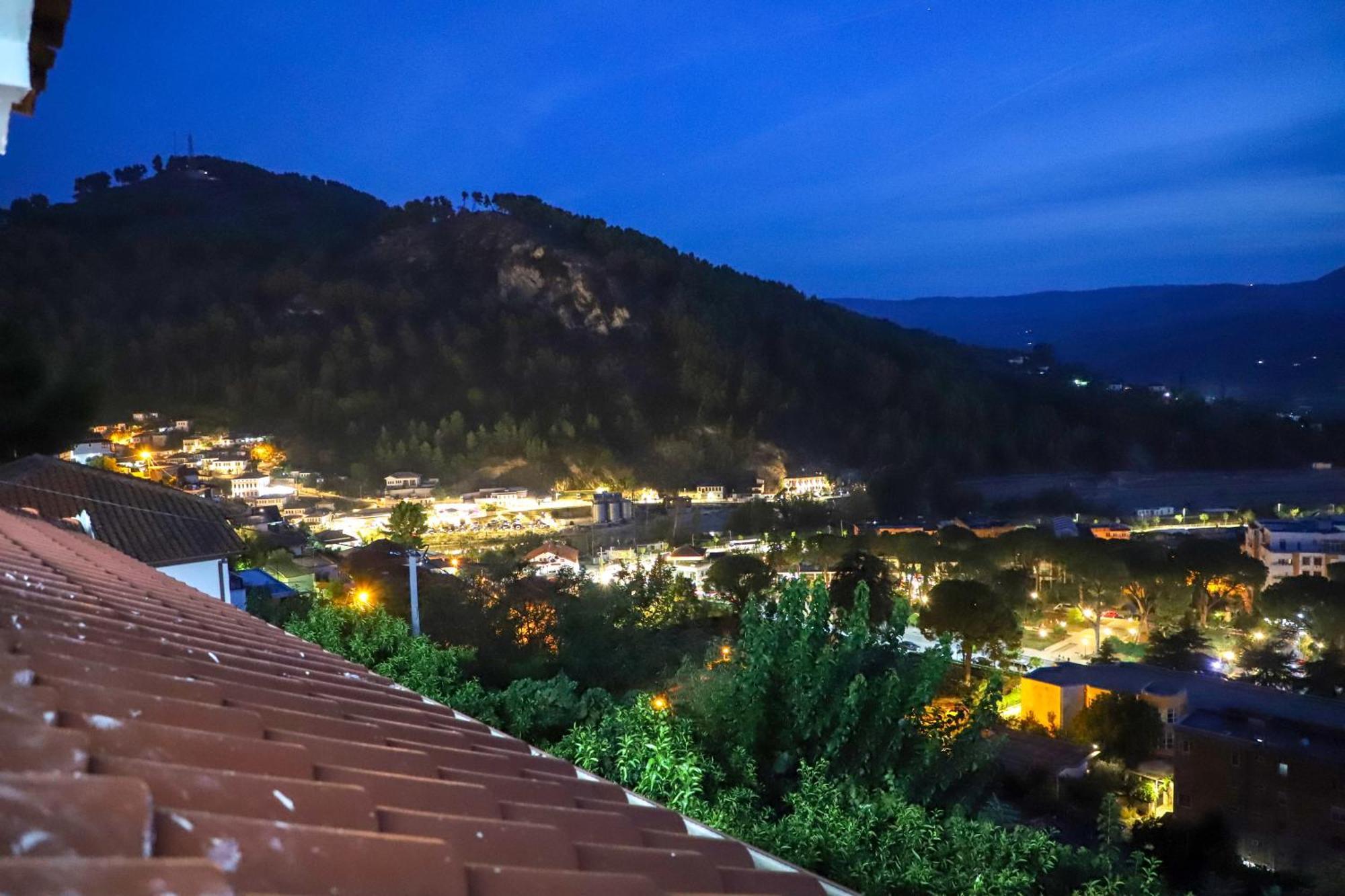 Vila Toska Berat Exteriör bild